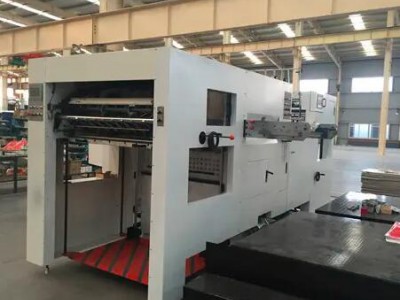 小型全自動(dòng)模切機(jī)